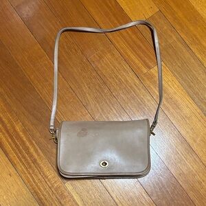 Vintage Coach Leather Crossbody Shoulder Bag in Taupe